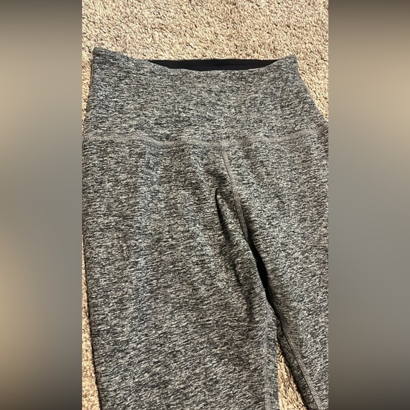 SOLD: Beyond Yoga Seamless leggings - Picture 4 of 5